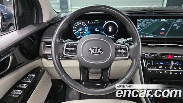 Kia Carnival 2021 — ფოტო 12/20