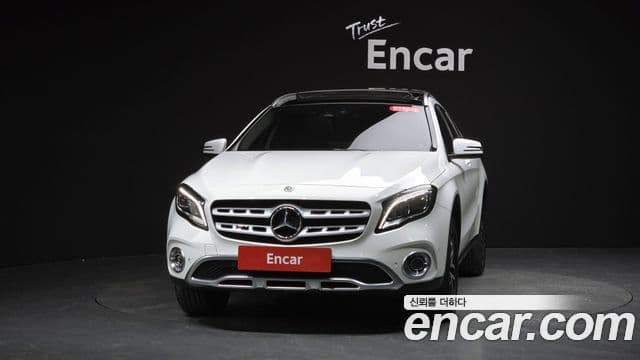 Mercedes-Benz GLA-Class 2018 — Şəkil 3/20