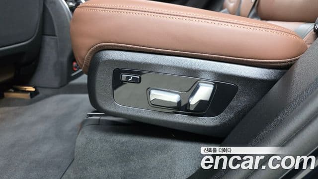 BMW X5 2025 — Photo 27/32