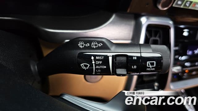 Kia Sorento 2022 — ფოტო 19/20