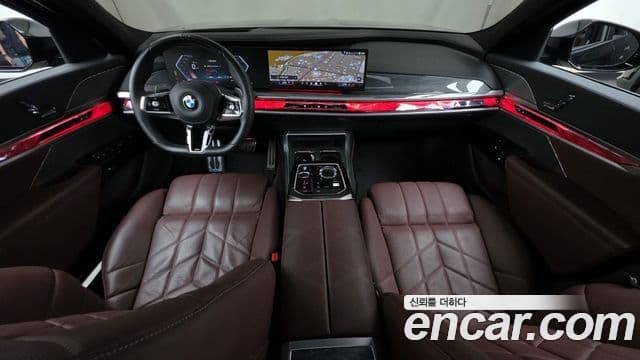 BMW 7 Series 2024 — ფოტო 7/20