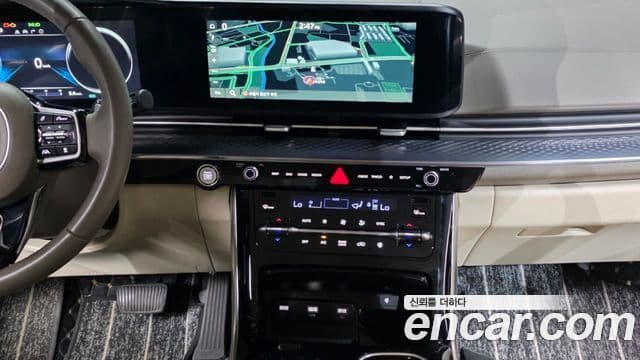 Kia Carnival 2023 — ფოტო 14/20
