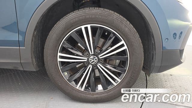 Volkswagen Tiguan 2021 — Photo 10/30
