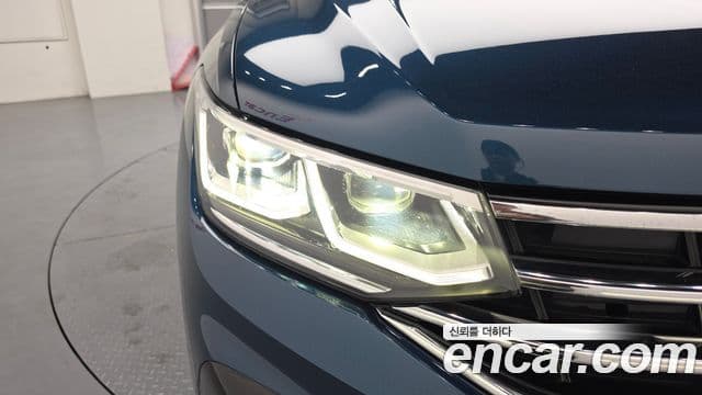 Volkswagen Tiguan 2021 — Photo 5/30