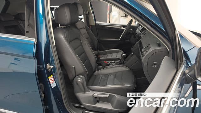 Volkswagen Tiguan 2021 — Photo 21/30
