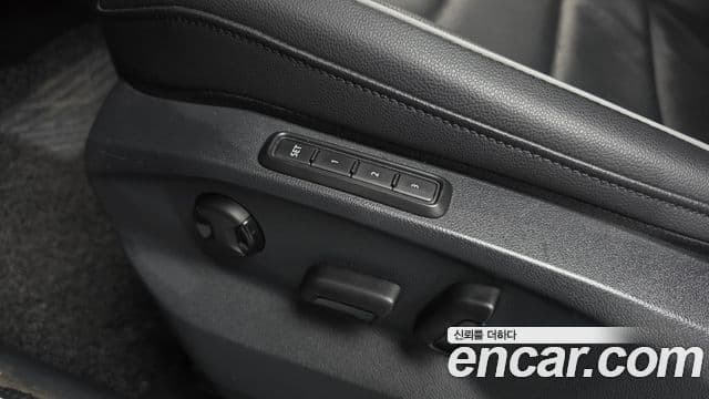 Volkswagen Tiguan 2021 — Photo 23/30