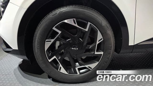 Kia Sportage 2024 — ფოტო 5/20