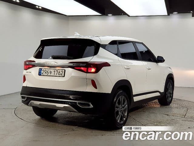 Kia Seltos 2022 — Şəkil 1/20