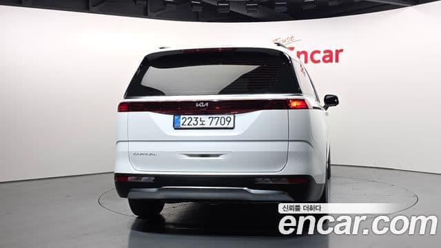 Kia Carnival 2021 — ფოტო 4/20