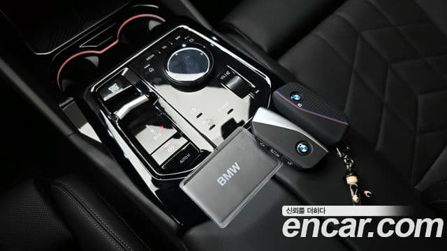 BMW 5 Series 2025 — Фото 9/20