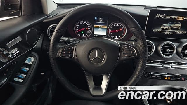 Mercedes-Benz GLC-Class 2019 — ფოტო 13/20