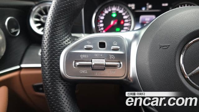 Mercedes-Benz E-Class 2018 — Şəkil 18/20