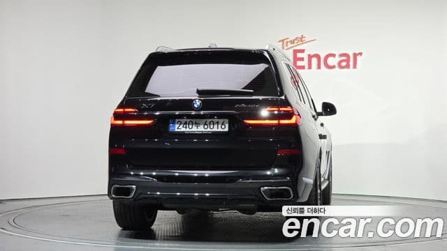 BMW X7 2024 — Photo 14/34