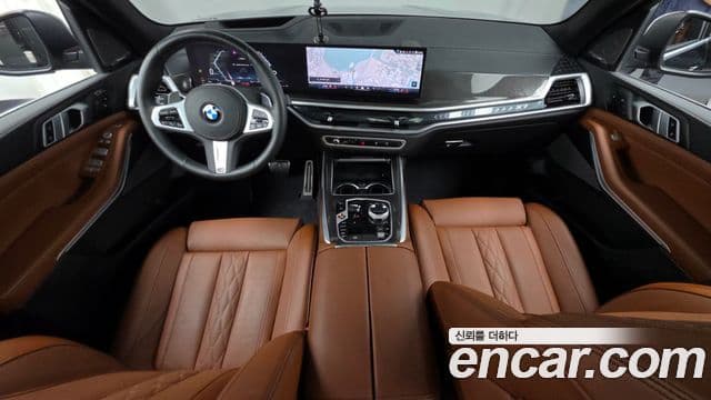 BMW X7 2024 — Photo 25/34