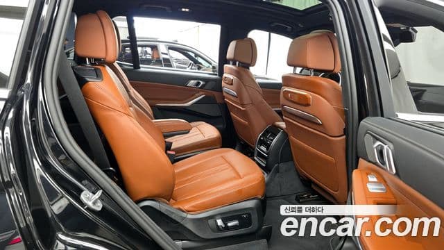 BMW X7 2024 — Photo 17/34