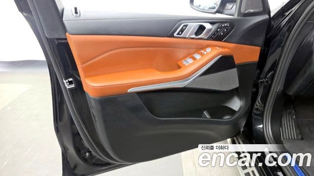 BMW X7 2024 — Photo 24/34