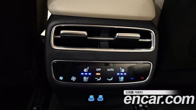 Genesis GV70 2024 — ფოტო 17/20