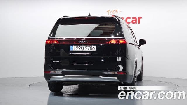 Kia Carnival 2022 — фото 4 из 20