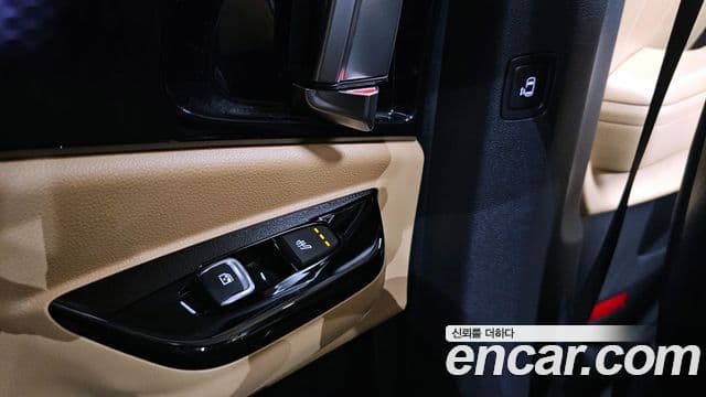 Kia Carnival 2022 — фото 18 из 20