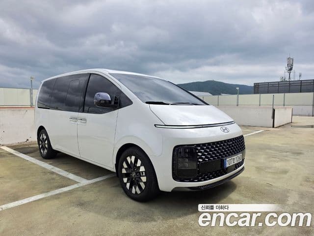 Hyundai Staria 2025 — Şəkil 10/19