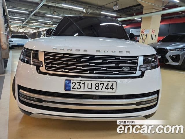 Land Rover Range Rover 2023 — ფოტო 3/20
