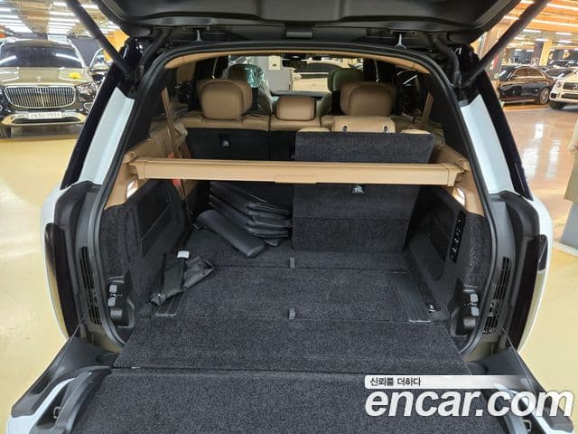 Land Rover Range Rover 2023 — фото 16 из 20