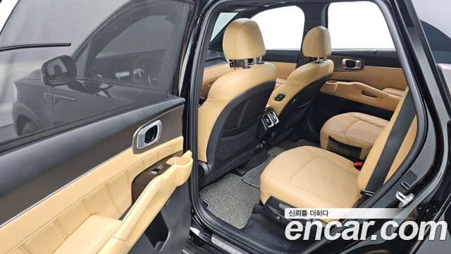 Kia Sorento 2022 — Photo 9/34