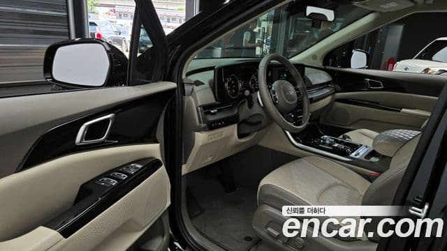 Kia Carnival 2023 — ფოტო 10/20