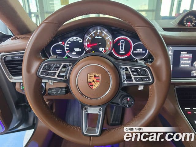 Porsche Panamera 2019 — Photo 6/20