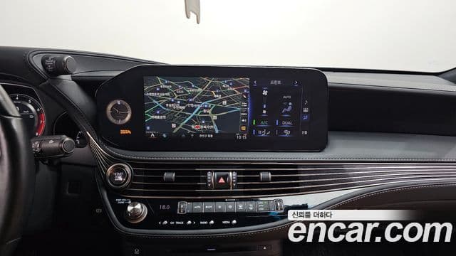 Lexus LS500 2022 — фото 12 из 20