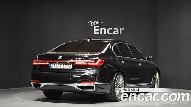 BMW 7 Series 2020 — фото 2 из 20