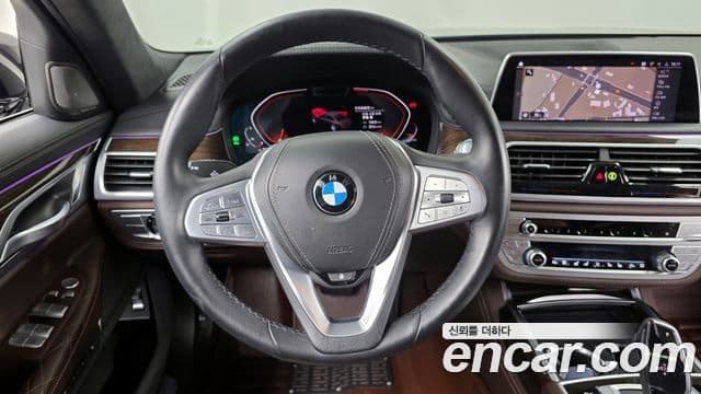 BMW 7 Series 2020 — ფოტო 13/20
