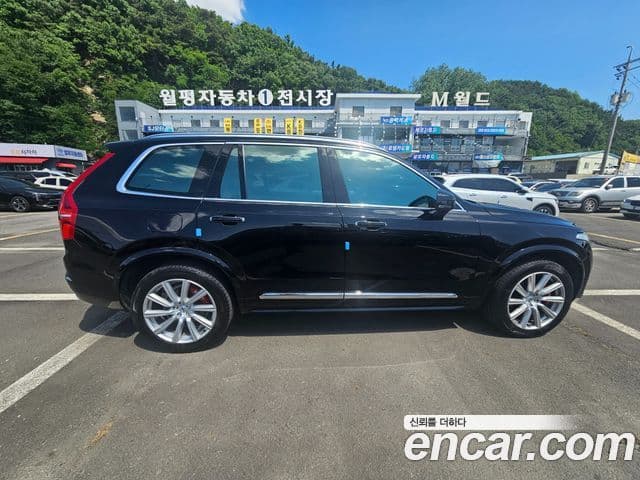 Volvo XC90 2019 — ფოტო 4/17