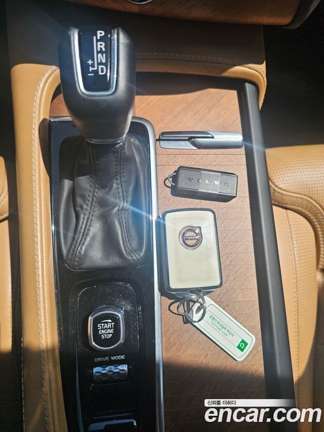 Volvo XC90 2019 — ფოტო 12/17