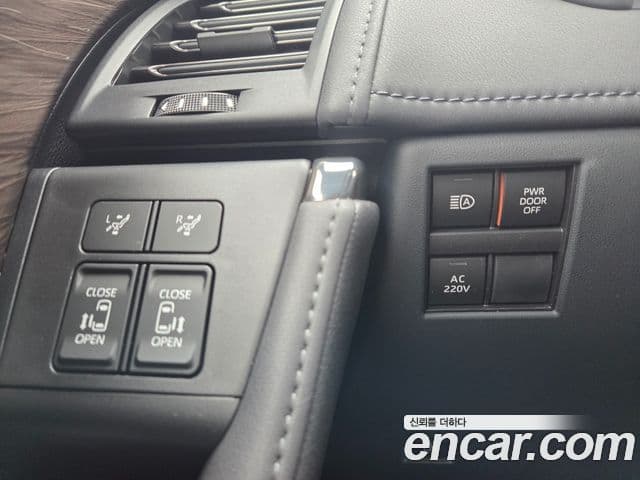 Toyota Alphard 2024 — Фото 14/20