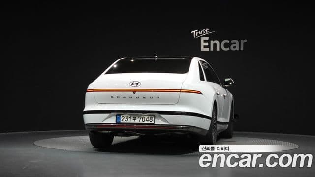 Hyundai Grandeur Hybrid 2026 — Photo 16/20