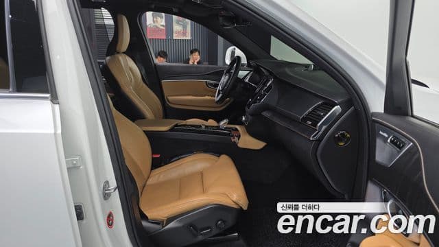 Volvo XC90 2022 — ფოტო 11/20