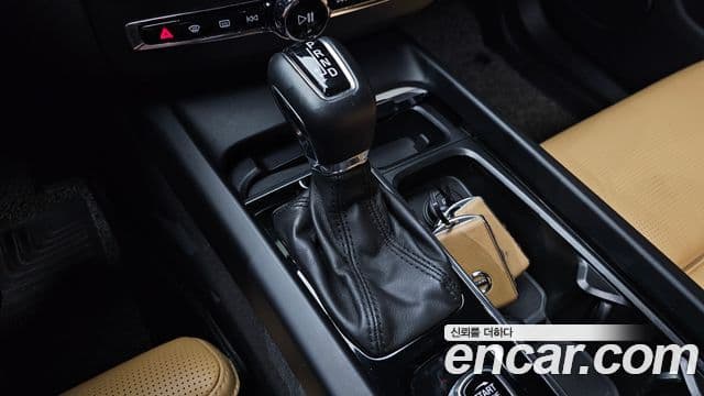 Volvo XC60 2018 — Şəkil 9/20