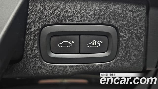 Volvo XC60 2018 — Şəkil 20/20