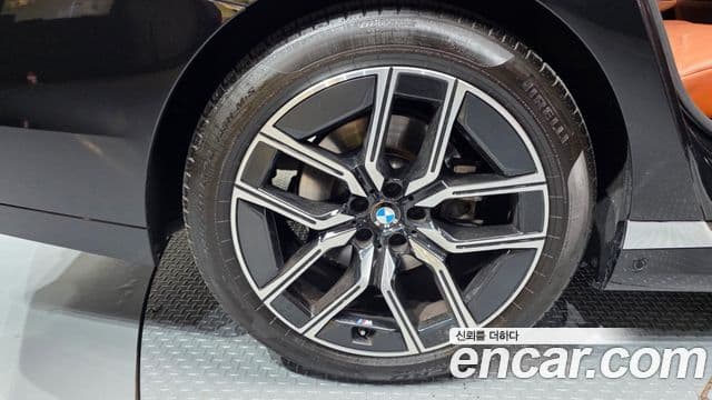 BMW 7 Series 2024 — ფოტო 4/20