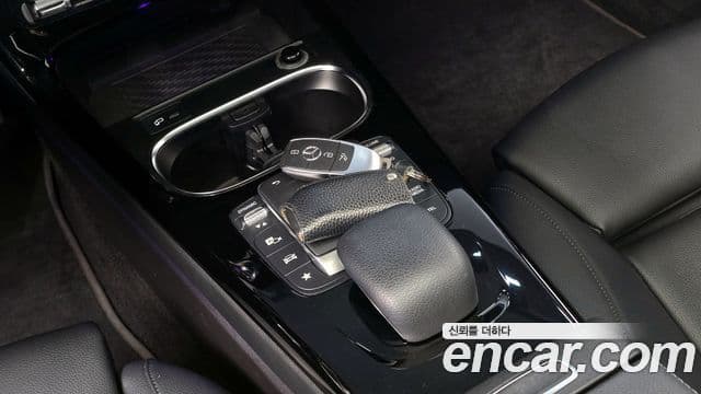 Mercedes-Benz A-Class 2020 — Şəkil 18/20