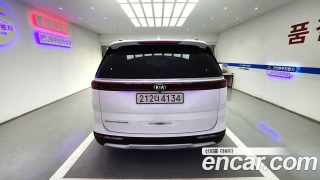 Kia Carnival 2020 — фото 5 из 20
