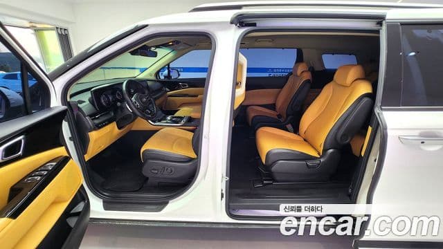 Kia Carnival 2020 — фото 14 из 20