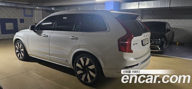 Volvo XC90 2023 — фото 5 из 10