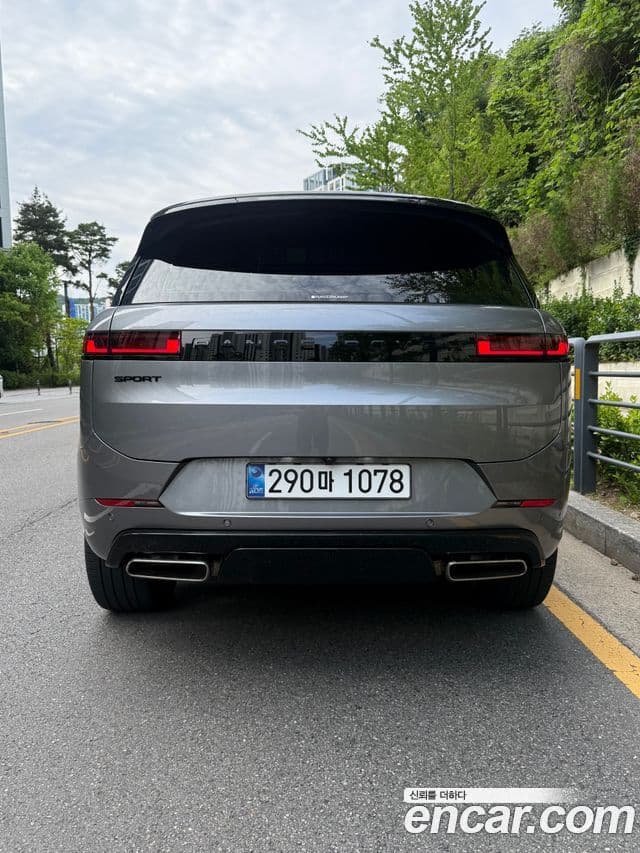 Land Rover Range Rover Sport 2025 — ფოტო 4/15