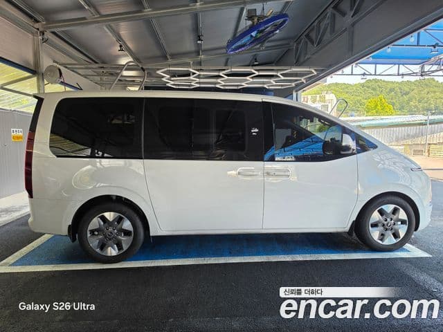 Hyundai Staria 2025 — Şəkil 3/5