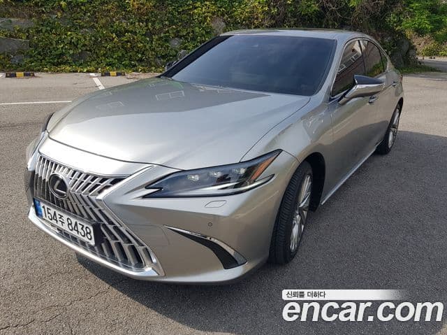 Lexus ES300h 2025 — ფოტო 2/20