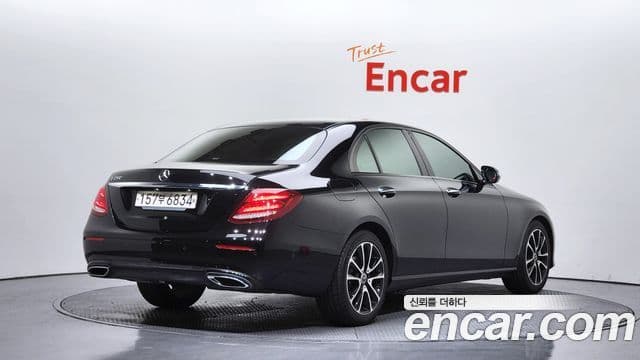 Mercedes-Benz E-Class 2020 — ფოტო 2/20