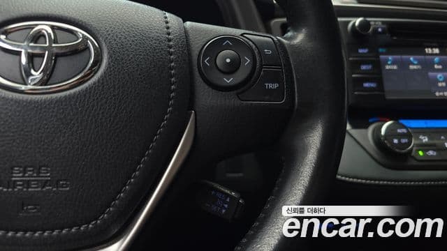 Toyota RAV4 2018 — ფოტო 20/20