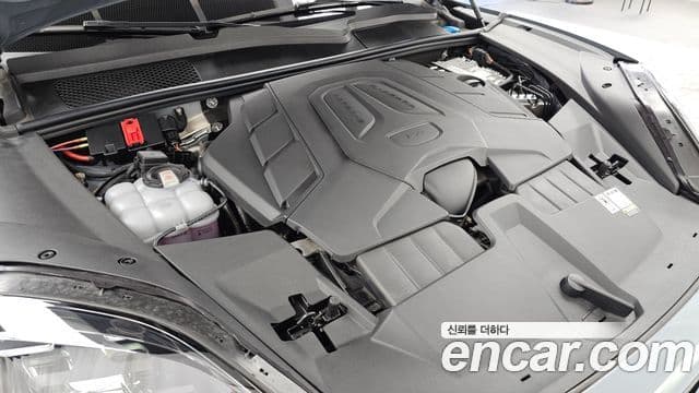 Porsche Cayenne 2023 — Photo 14/32